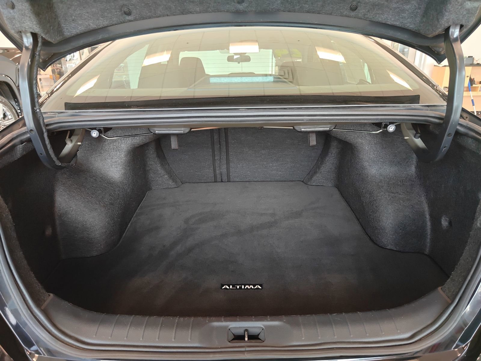 Used 2024 Nissan Altima 2.5 SR image 15