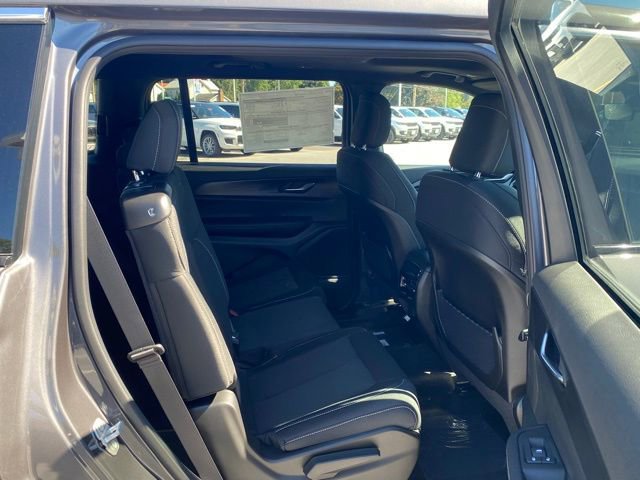 New 2025 Jeep Grand Cherokee L Laredo w/ Luxury Tech Group I AWD/4WD image 31