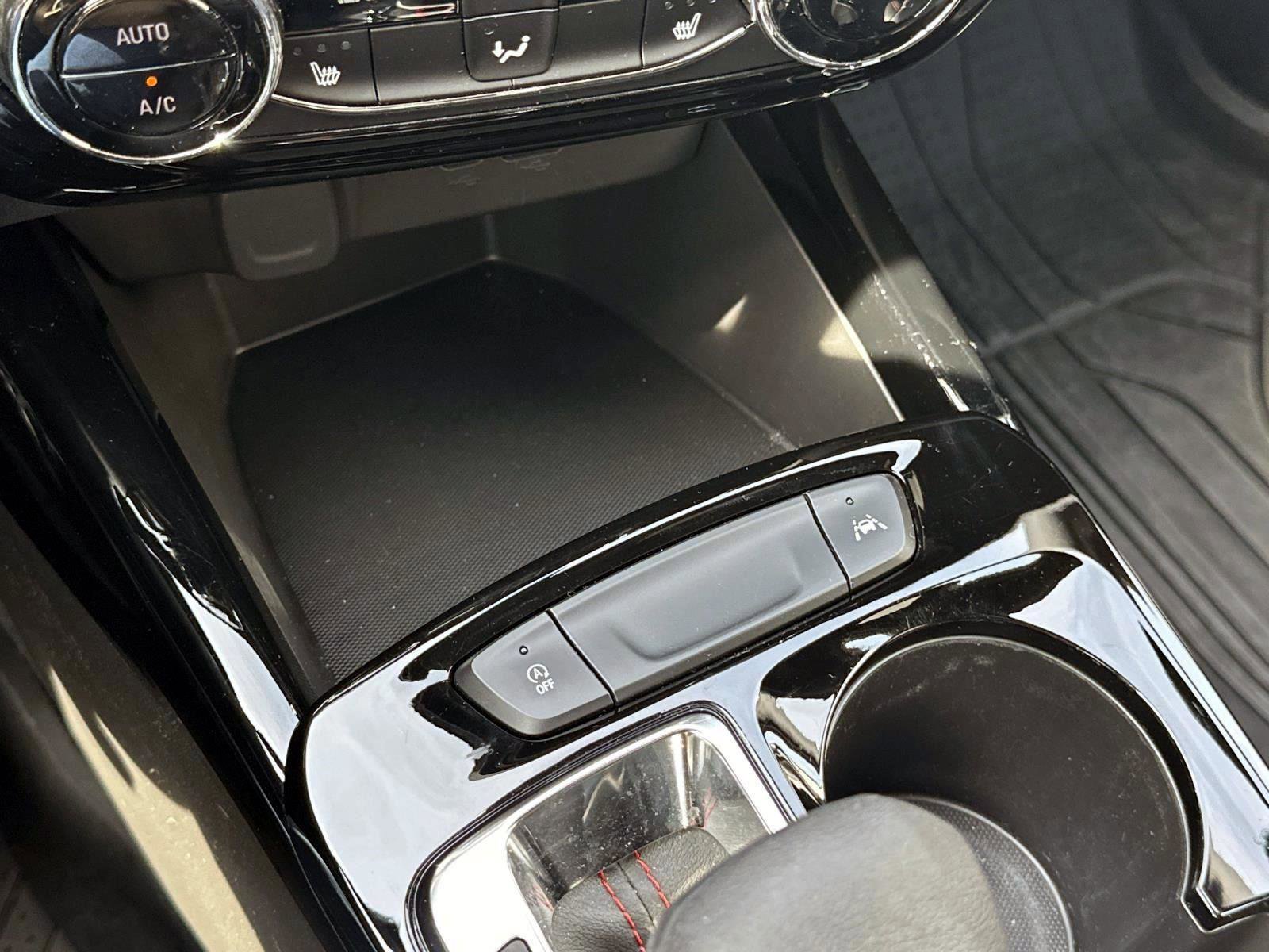 Certified 2024 Chevrolet Trax RS w/ Driver Confidence Package image 25