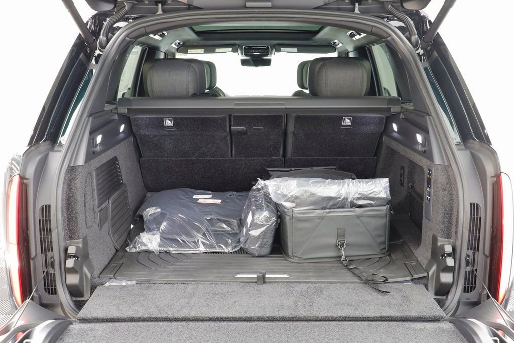 New 2025 Land Rover Range Rover SV AWD/4WD image 20