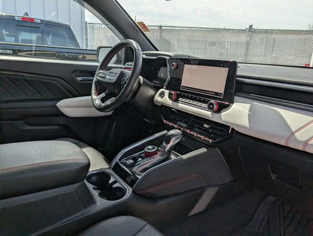 Used 2024 GMC Canyon AT4X image 36