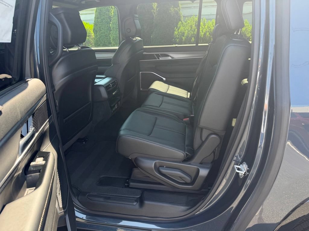 New 2025 Jeep Wagoneer L 4WD w/ Convenience Group I image 12