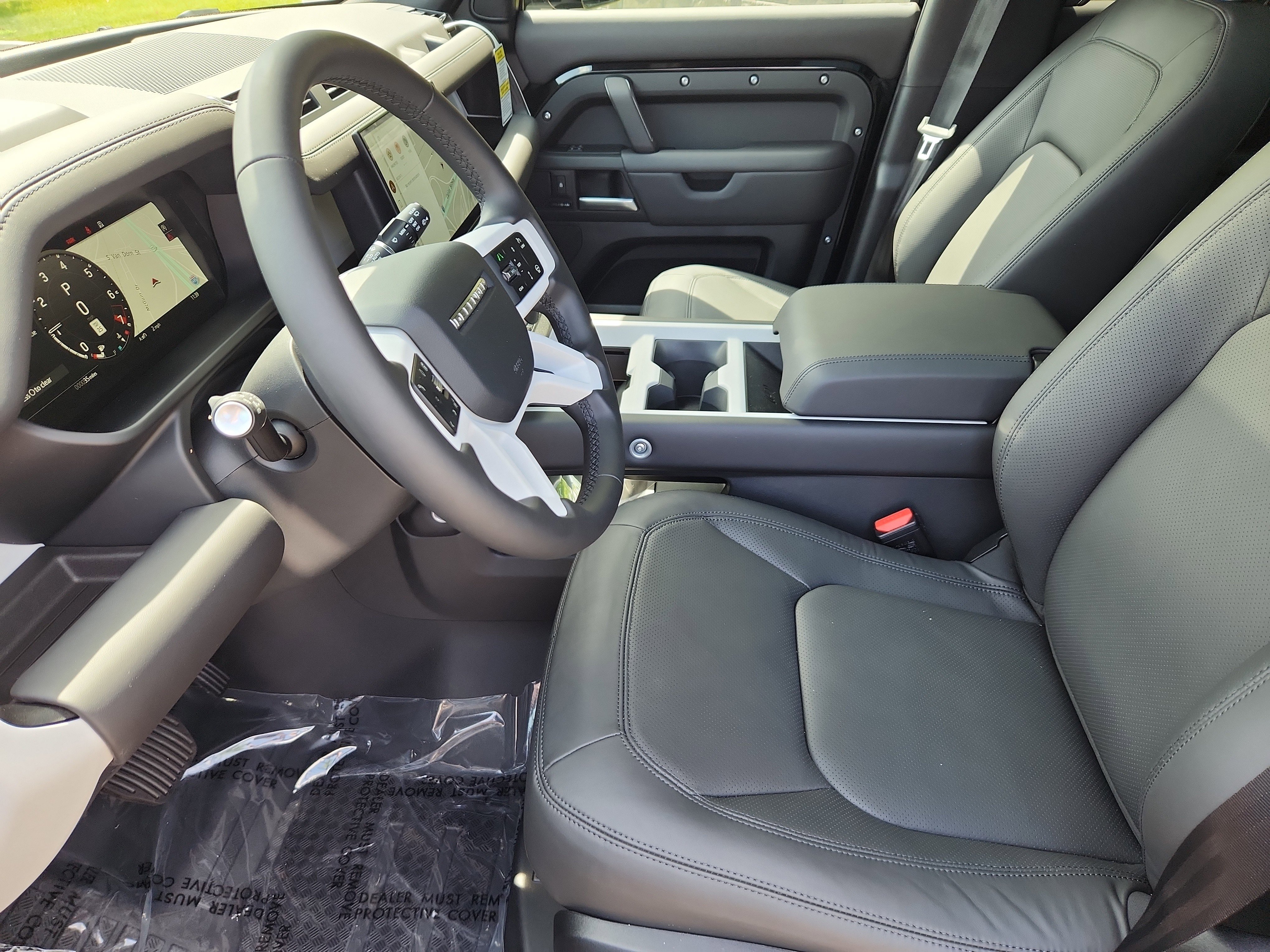 Used 2025 Land Rover Defender 130 S image 21