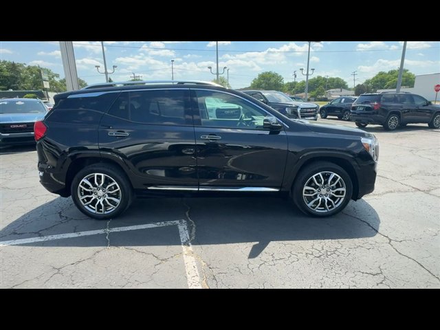 Used 2022 GMC Terrain Denali AWD/4WD image 9
