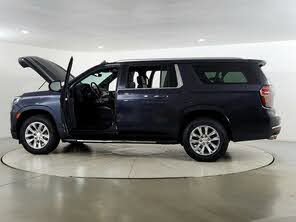 Used 2023 Chevrolet Suburban Premier image 5