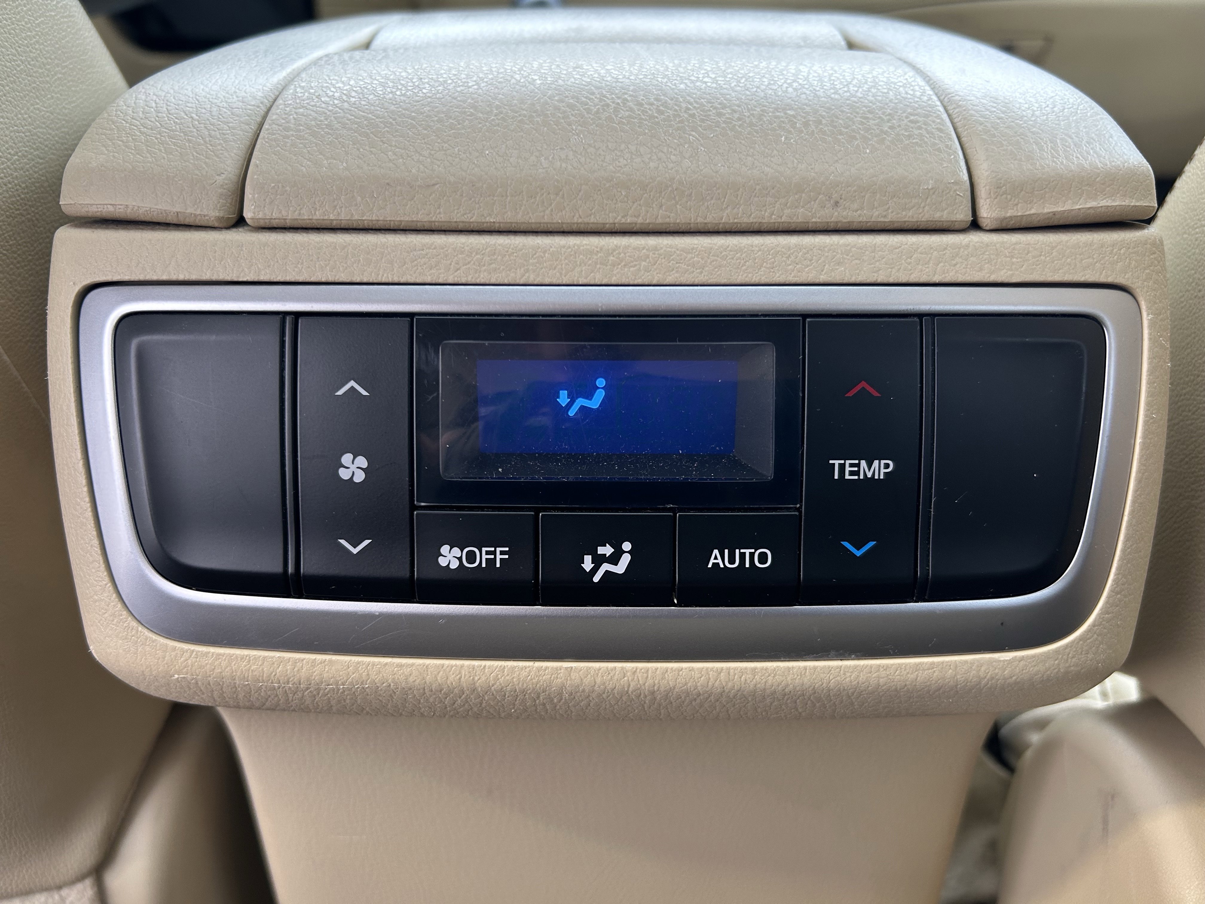 Certified 2018 Toyota Highlander XLE w/ Protection Package #3 AWD/4WD image 20