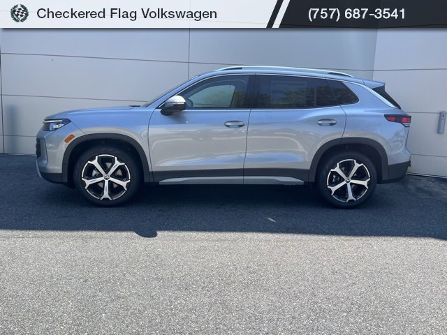 New 2025 Volkswagen Tiguan SE image 10