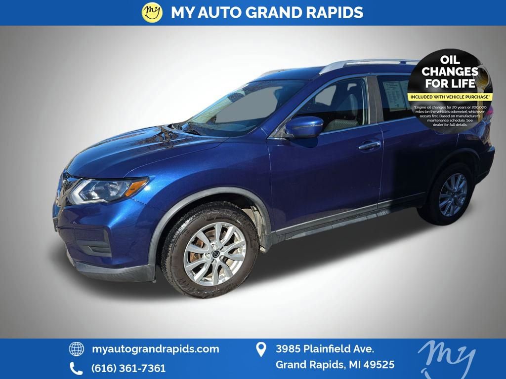 Used 2018 Nissan Rogue SV image 3