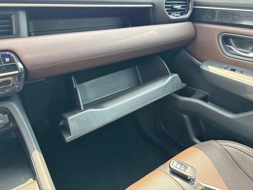 Used 2025 Honda Pilot Elite image 28