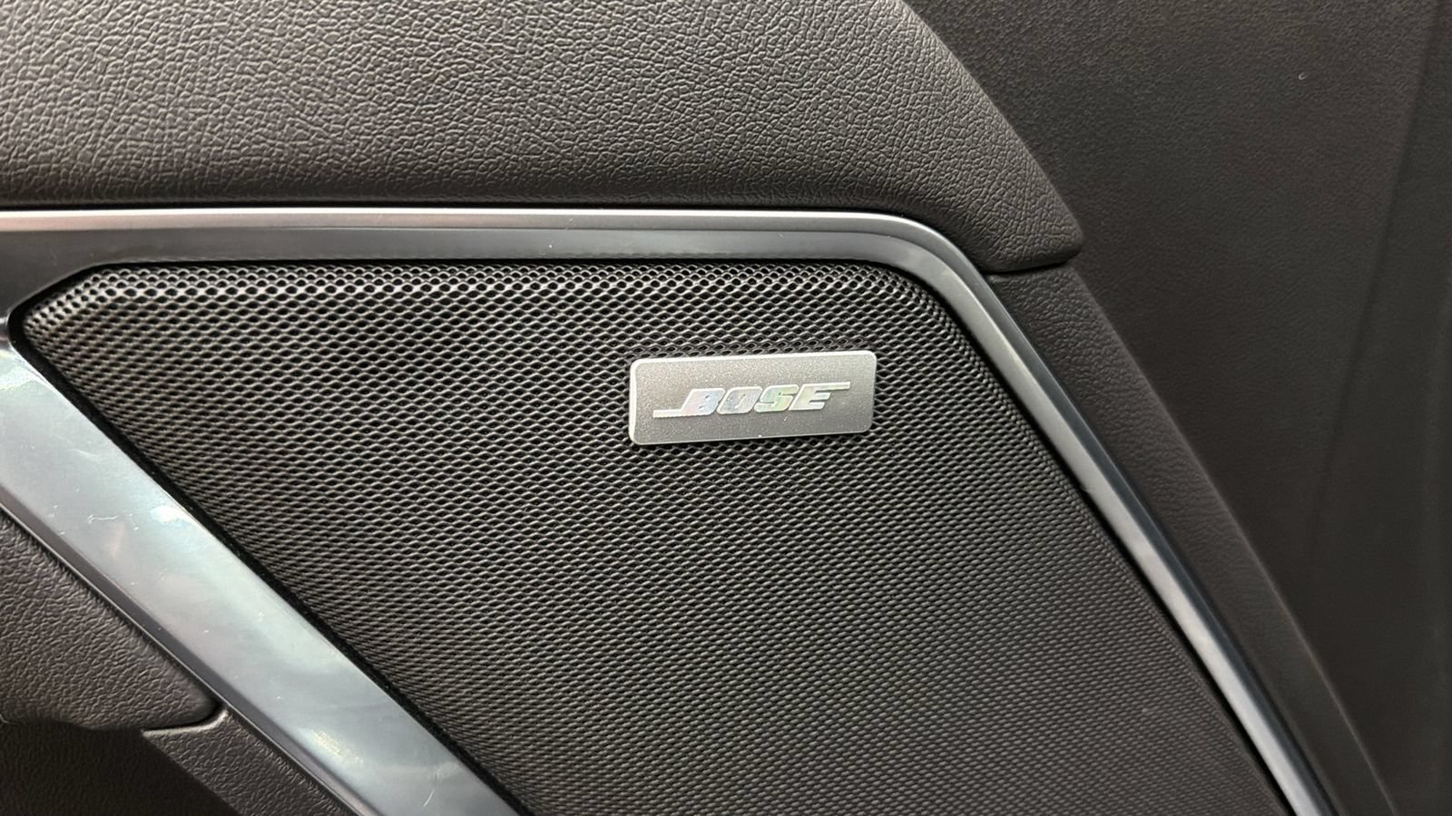 Used 2022 GMC Sierra 1500 SLT w/ SLT Convenience Package AWD/4WD image 32