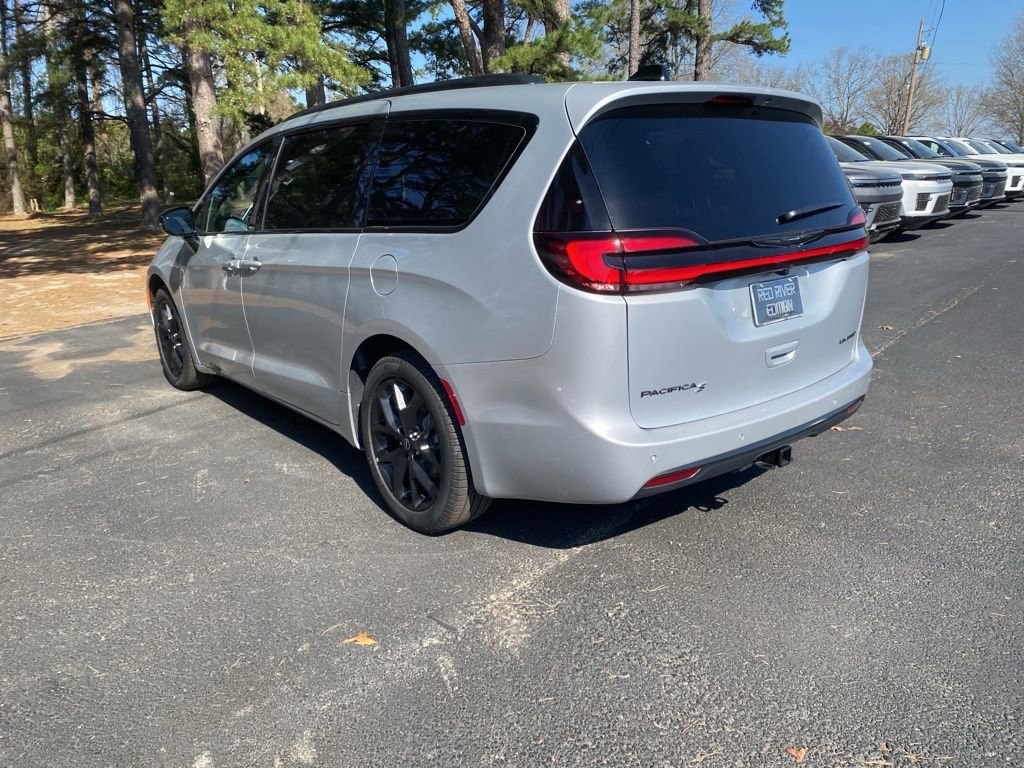 New 2026 Chrysler Pacifica Limited w/ S Appearance Package image 7