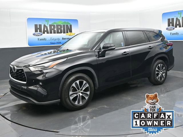 Used 2021 Toyota Highlander XLE image 1