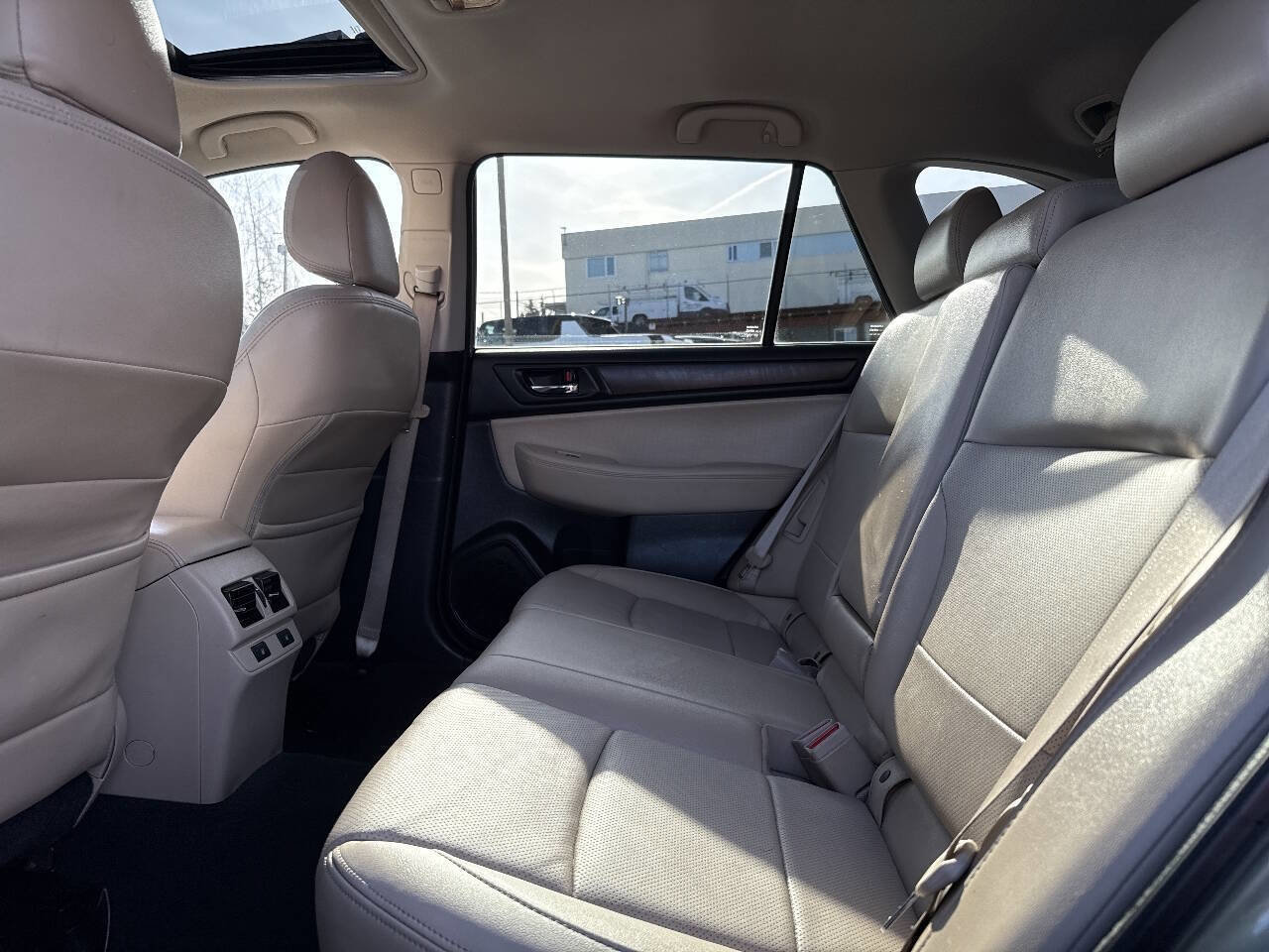 Used 2016 Subaru Outback 2.5i Limited AWD/4WD image 26