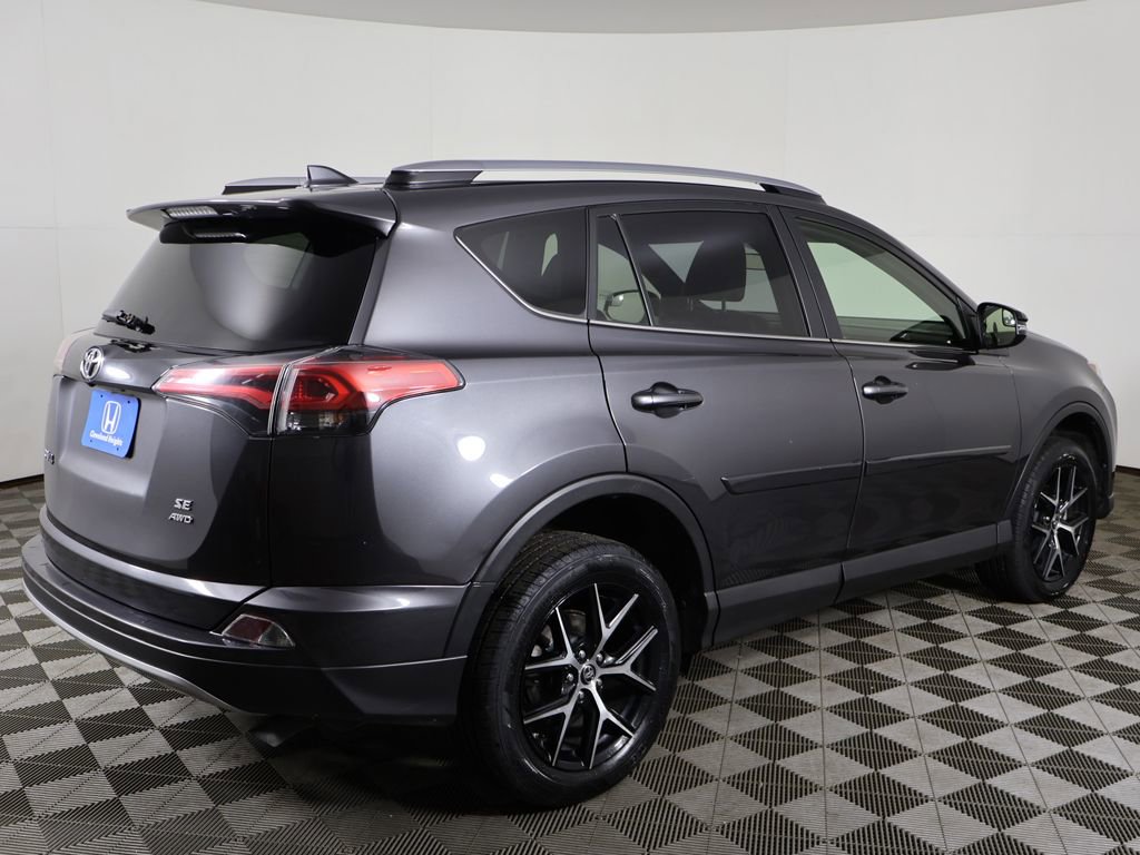 Used 2018 Toyota RAV4 SE w/ All Weather Liner Package image 10