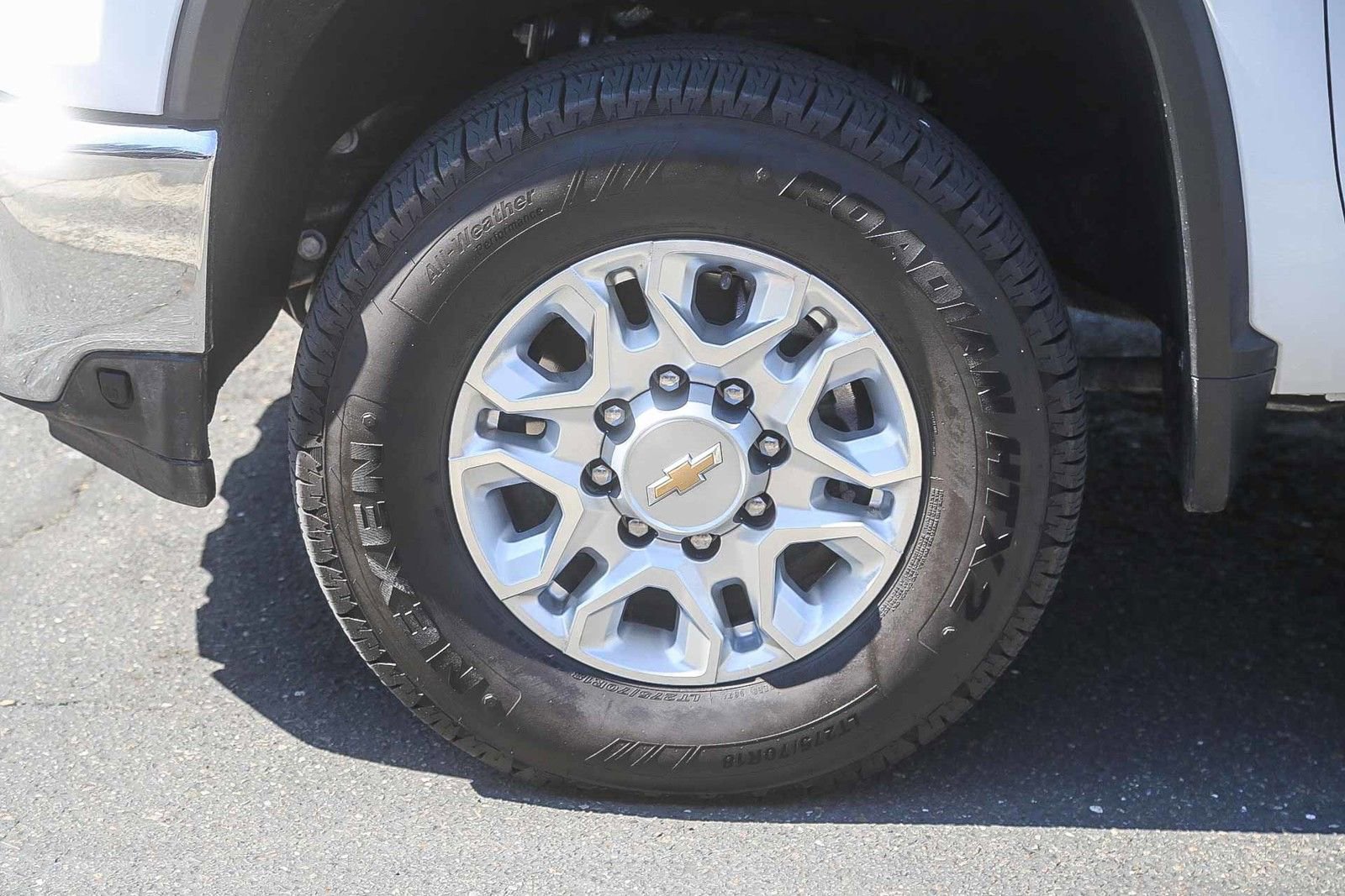 Used 2023 Chevrolet Silverado 2500 LTZ AWD/4WD image 9