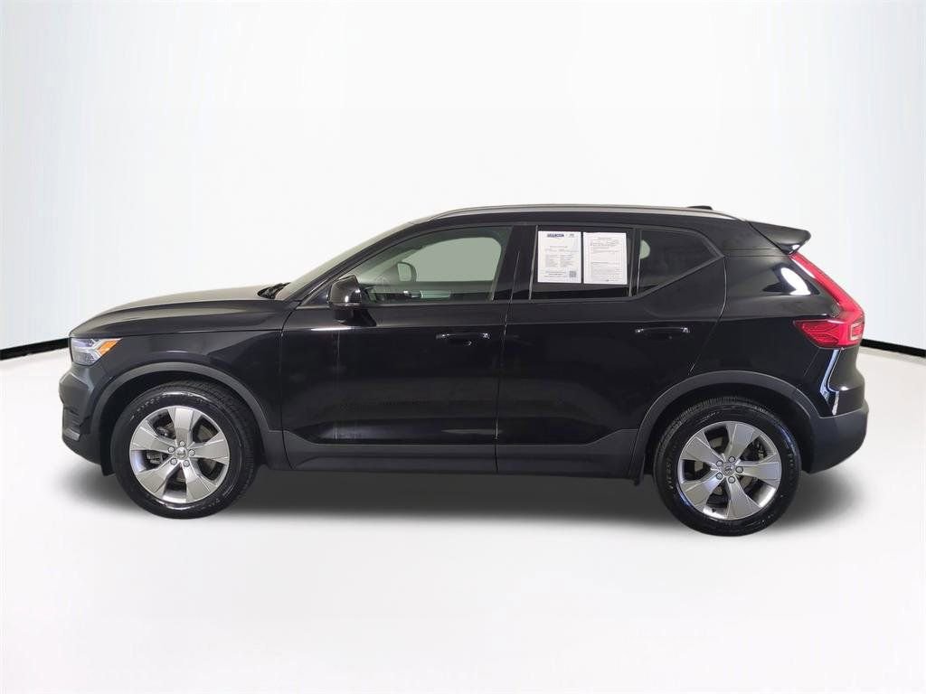 Used 2019 Volvo XC40 T5 R-Design image 8