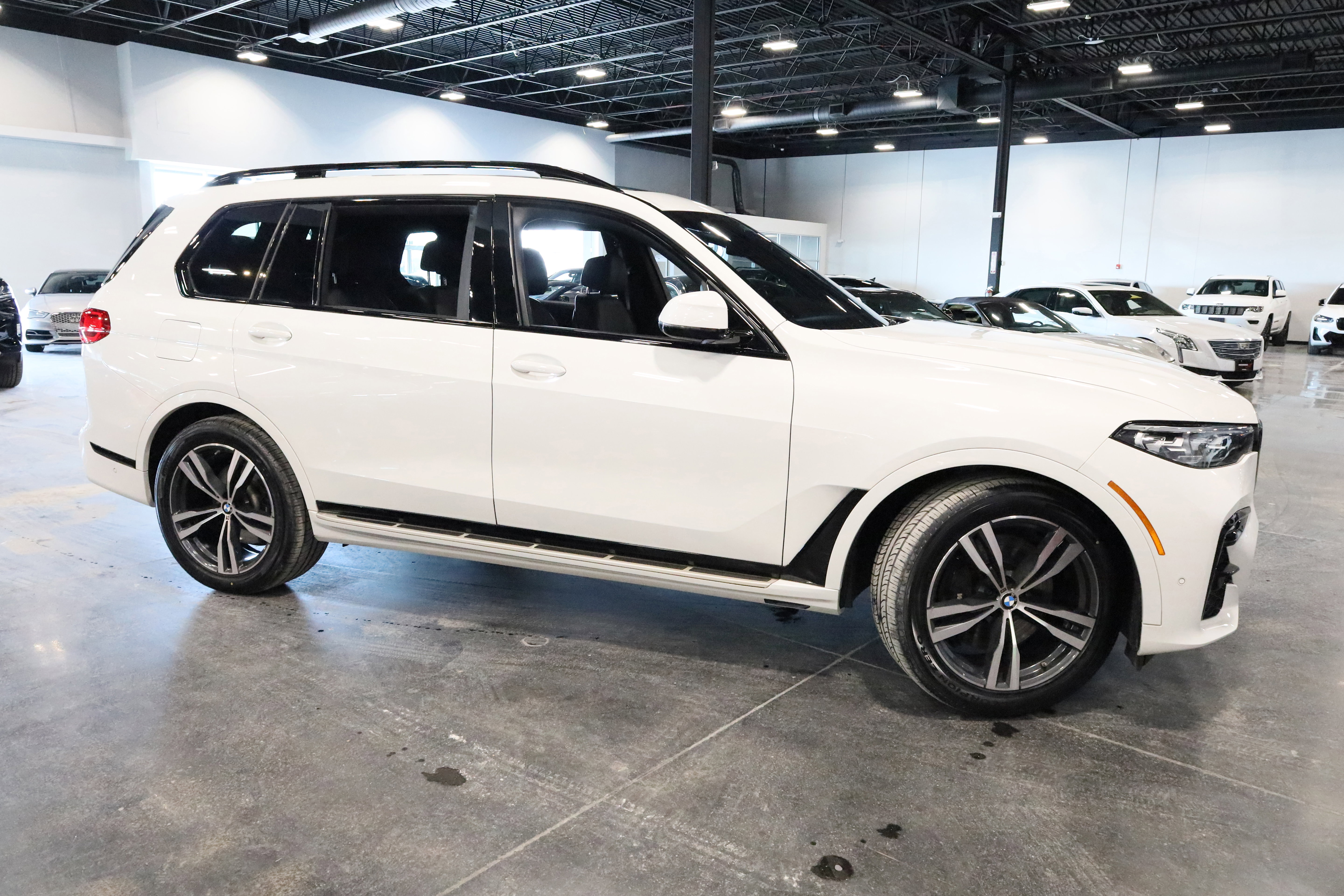 Used 2022 BMW X7 xDrive40i w/ M Sport Package image 8