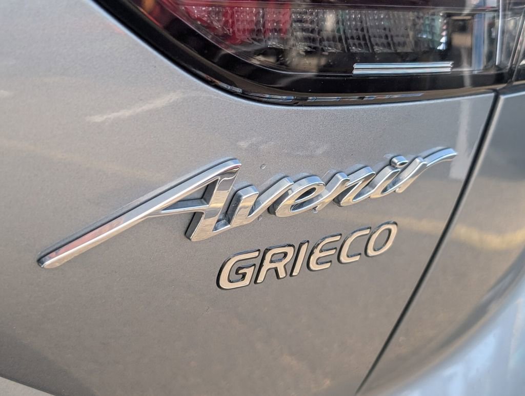 Used 2023 Buick Envision Avenir image 17