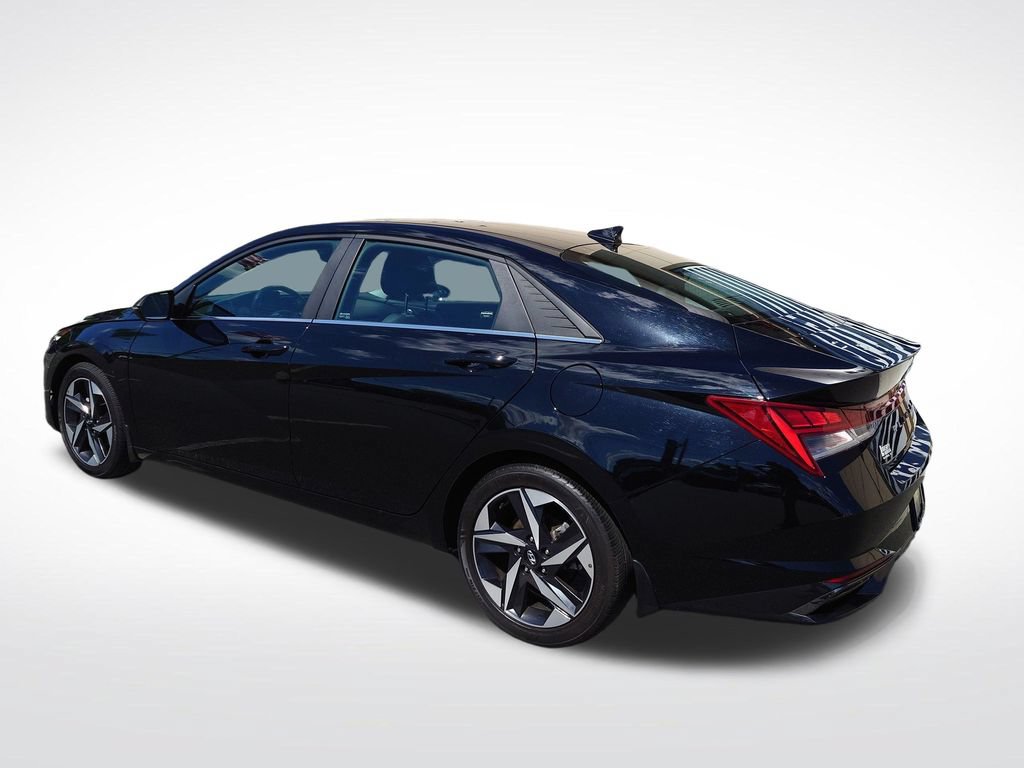 Certified 2023 Hyundai Elantra Limited FWD image 4