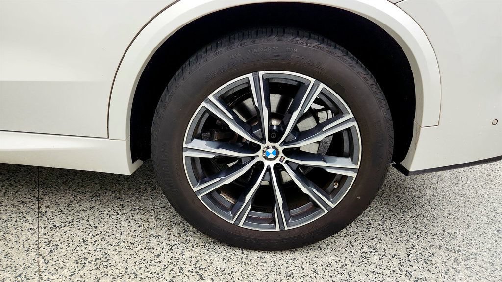 Used 2023 BMW X5 xDrive40i w/ M Sport Package AWD/4WD image 9