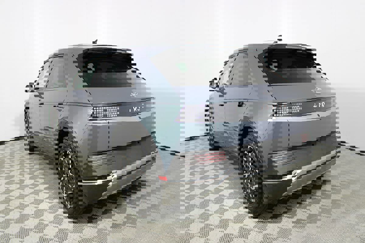 Used 2024 Hyundai Ioniq 5 SEL image 31