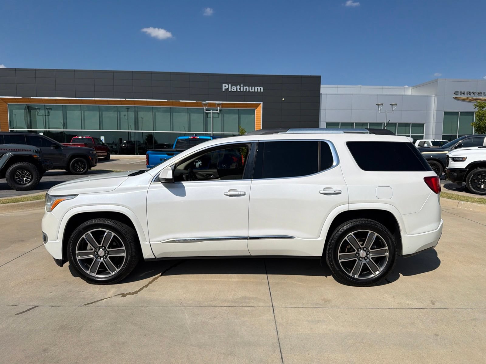 Used 2019 GMC Acadia Denali FWD image 2