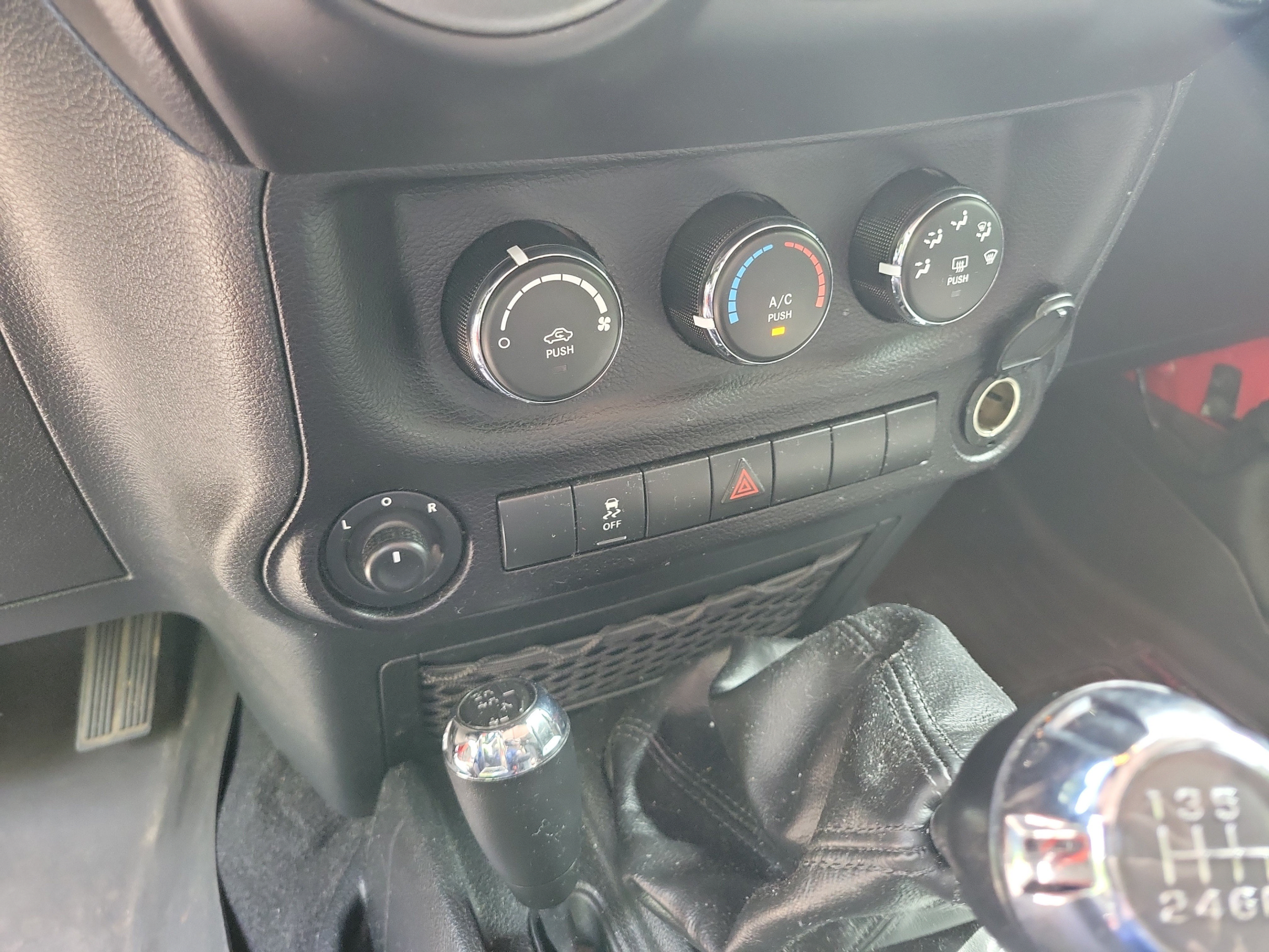 Used 2017 Jeep Wrangler Sport w/ Quick Order Package 23S AWD/4WD image 19