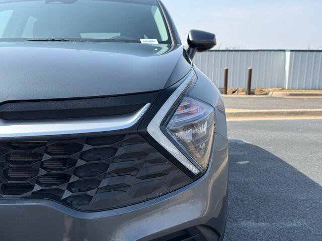 Used 2023 Kia Sportage LX image 6