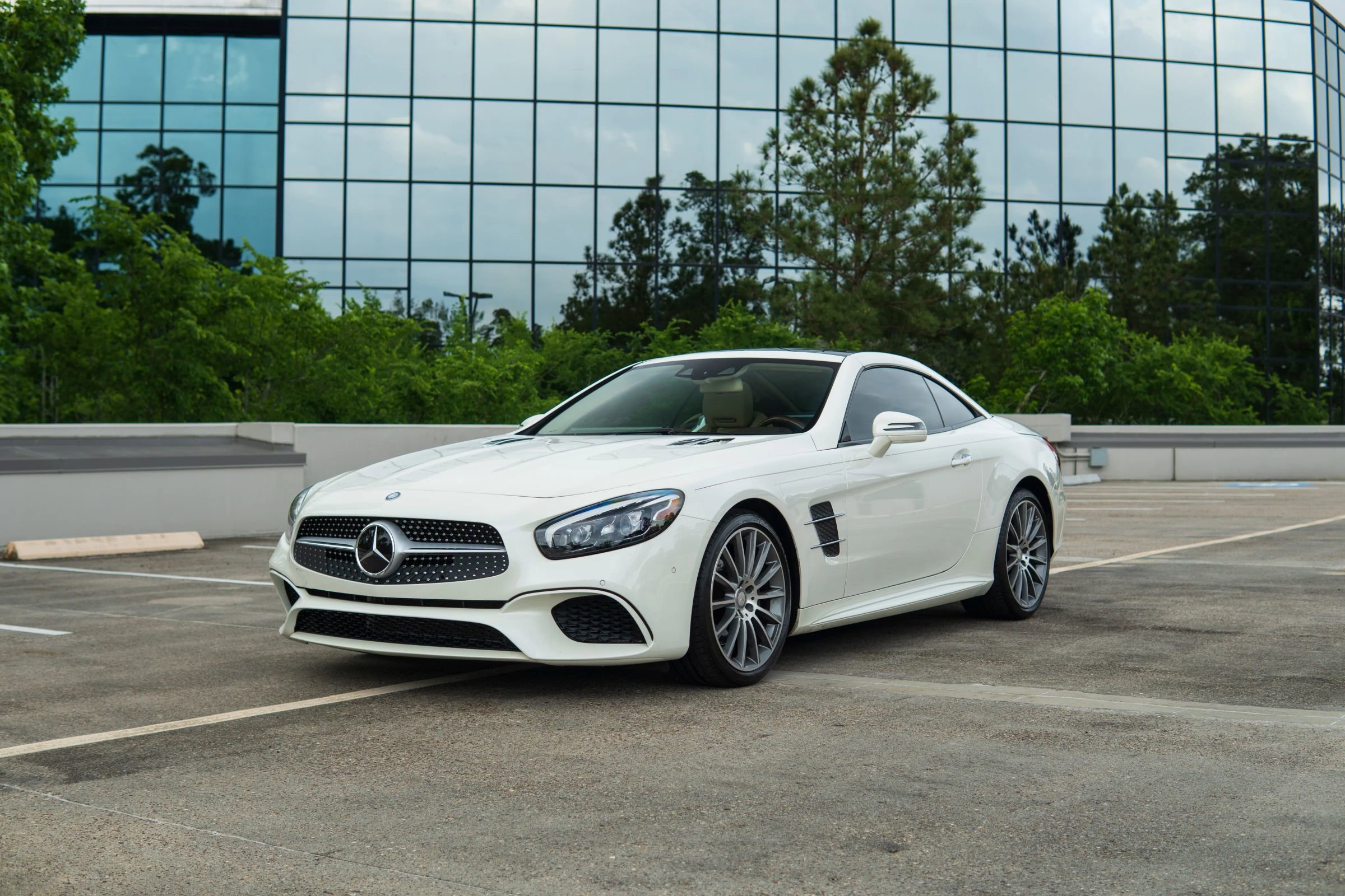 Used 2017 Mercedes-Benz SL 450 image 1