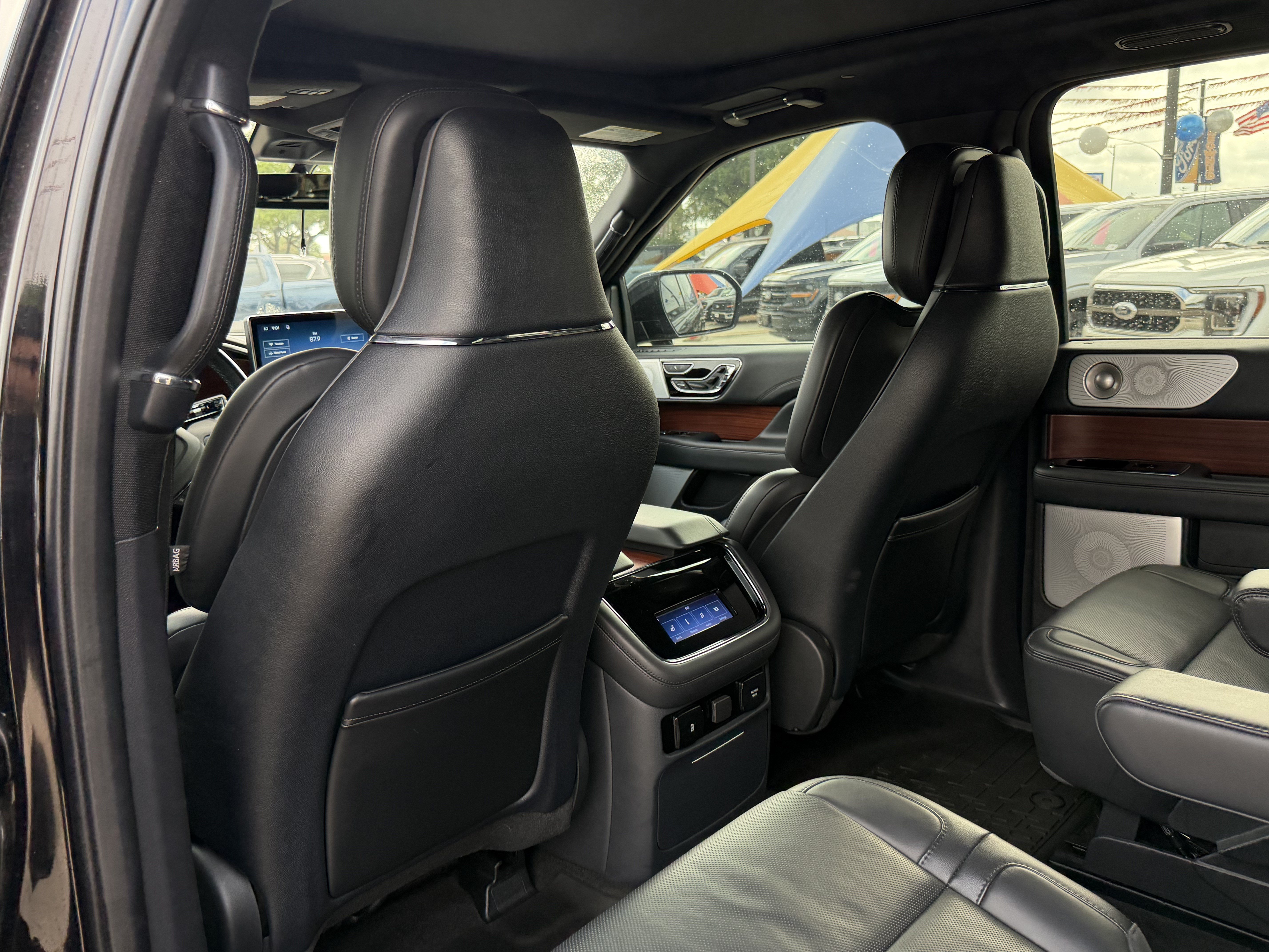 Used 2023 Lincoln Navigator Reserve AWD/4WD image 12