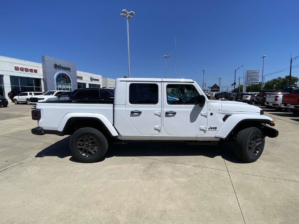 New 2026 Jeep Gladiator Sport AWD/4WD image 35