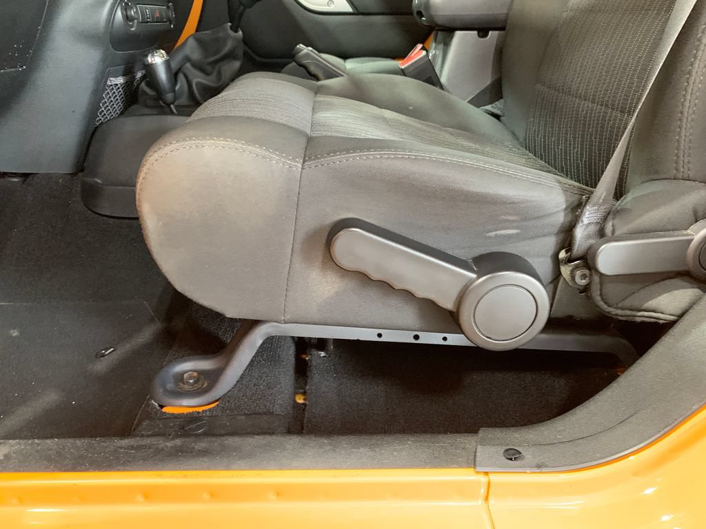 Used 2012 Jeep Wrangler Unlimited Sahara w/ Max Tow Pkg AWD/4WD image 18