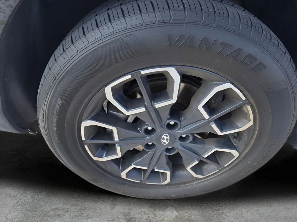 Used 2023 Hyundai Santa Cruz SEL image 11