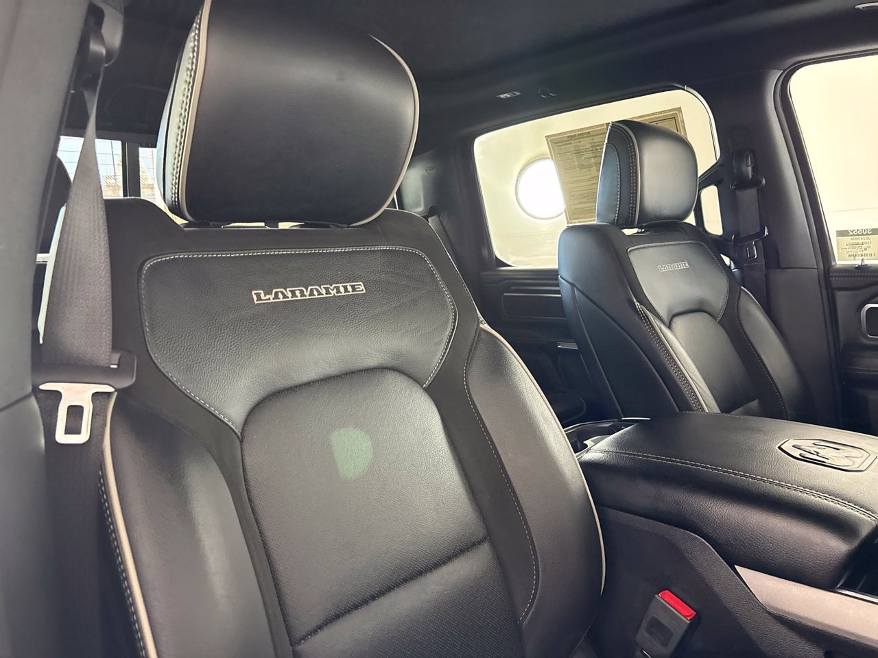 Used 2024 RAM 1500 Laramie AWD/4WD image 33