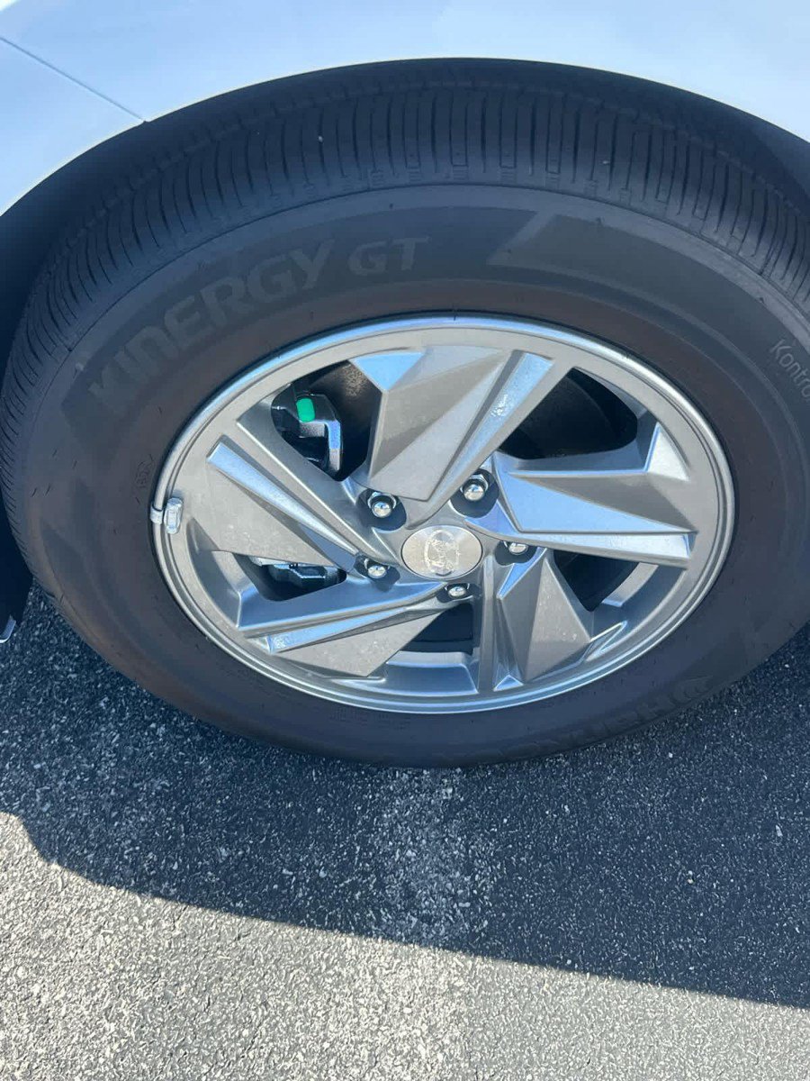 New 2026 Hyundai Elantra SE FWD image 25