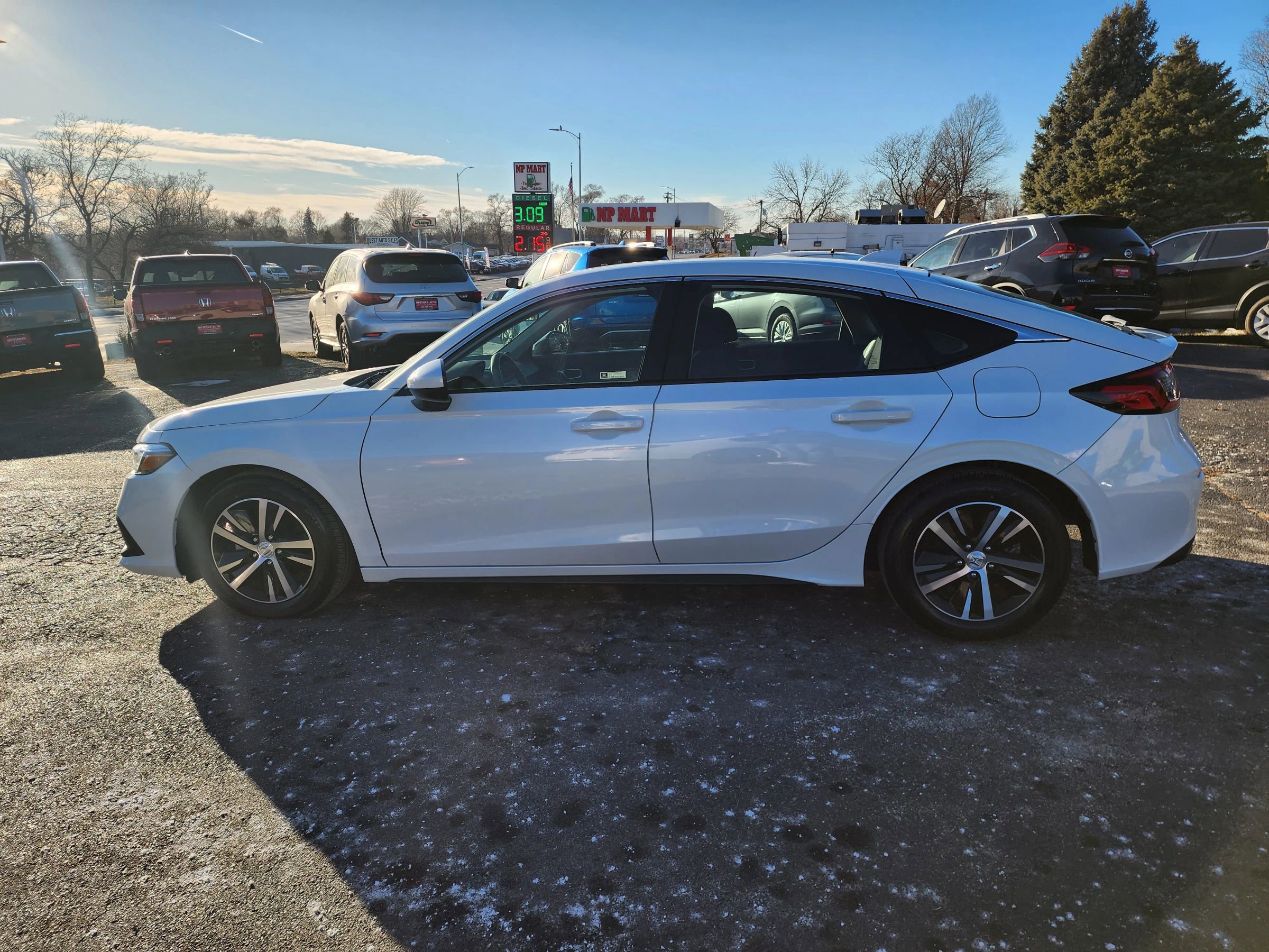 Used 2024 Honda Civic LX image 4