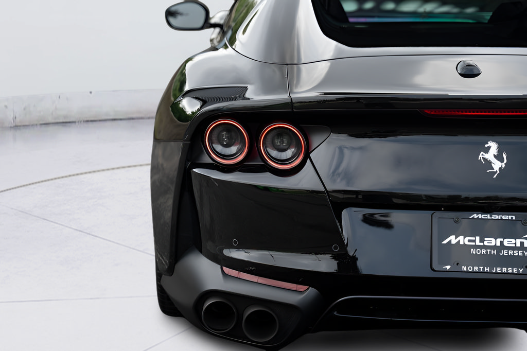 Used 2021 Ferrari 812 GTS RWD image 18