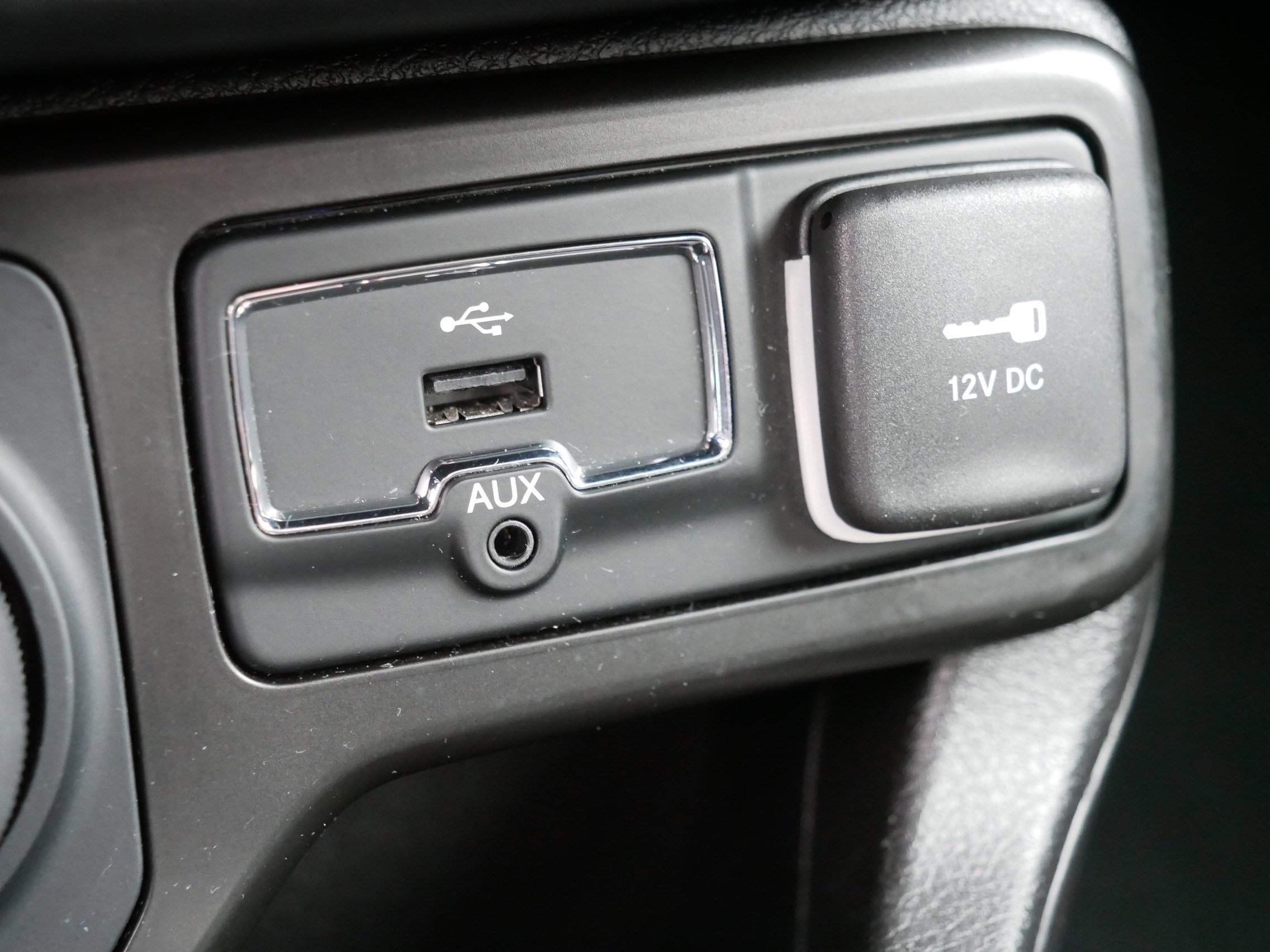 Certified 2022 Jeep Renegade Latitude w/ Convenience Group image 32