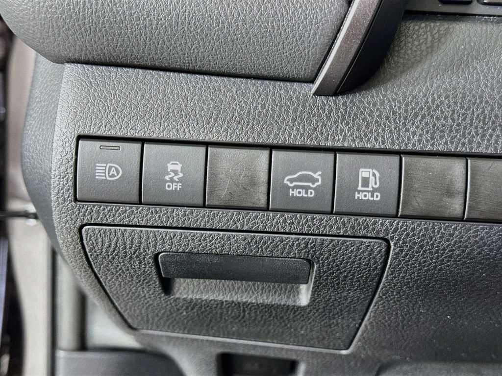 Used 2023 Toyota Camry SE w/ Convenience Package FWD image 17