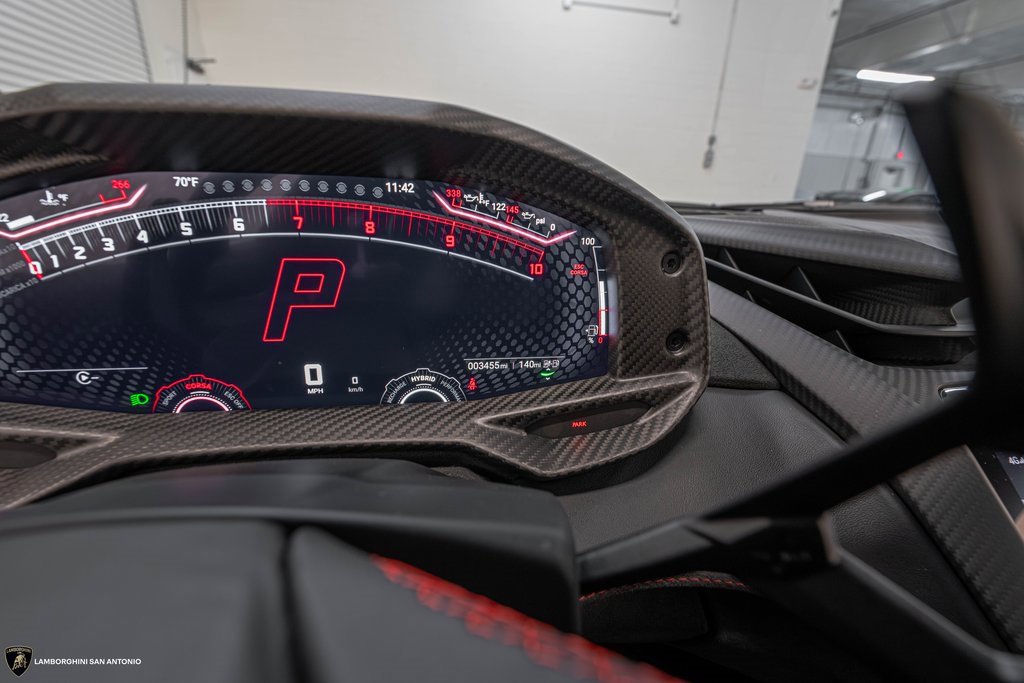 Used 2024 Lamborghini Revuelto image 36