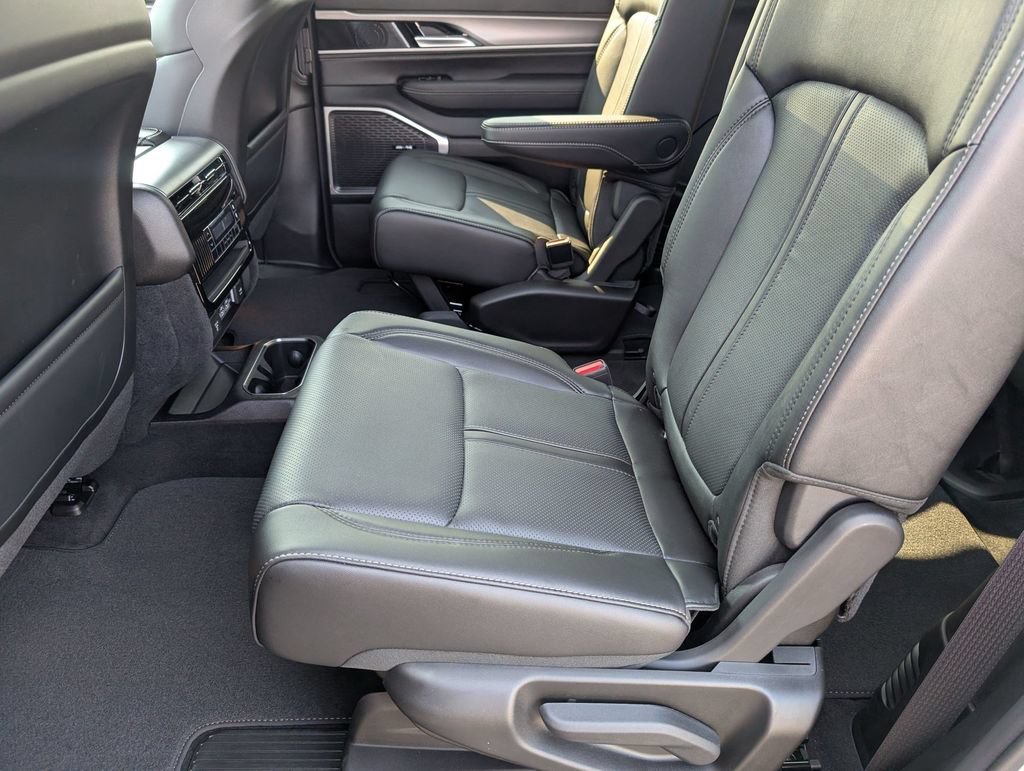 New 2026 Jeep Grand Wagoneer L 2WD image 24