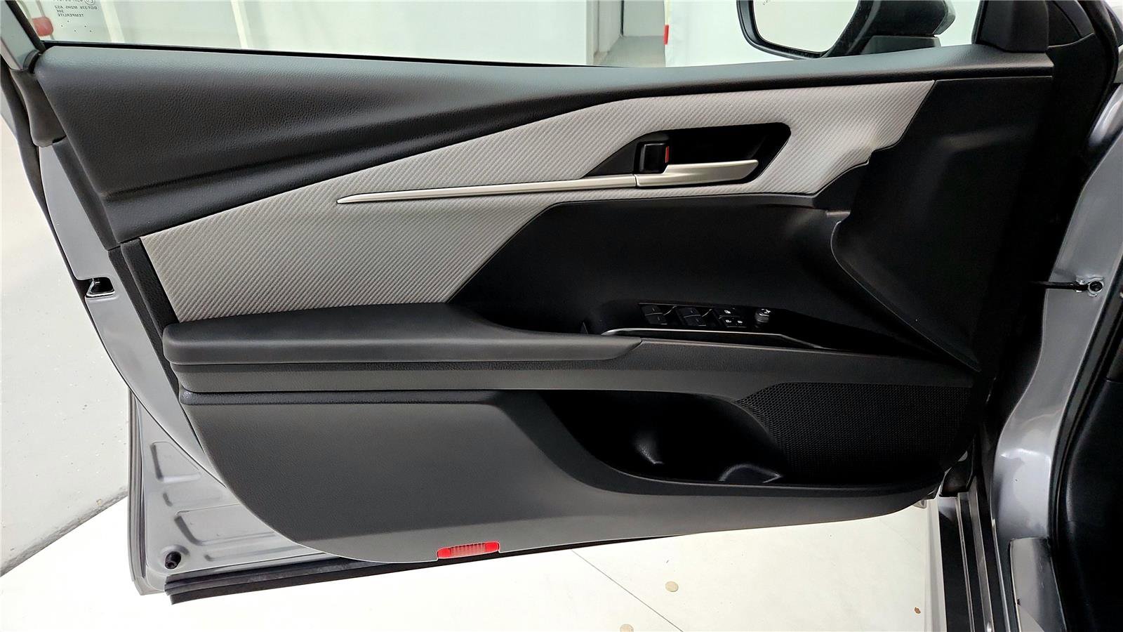 Certified 2025 Toyota Camry SE image 30