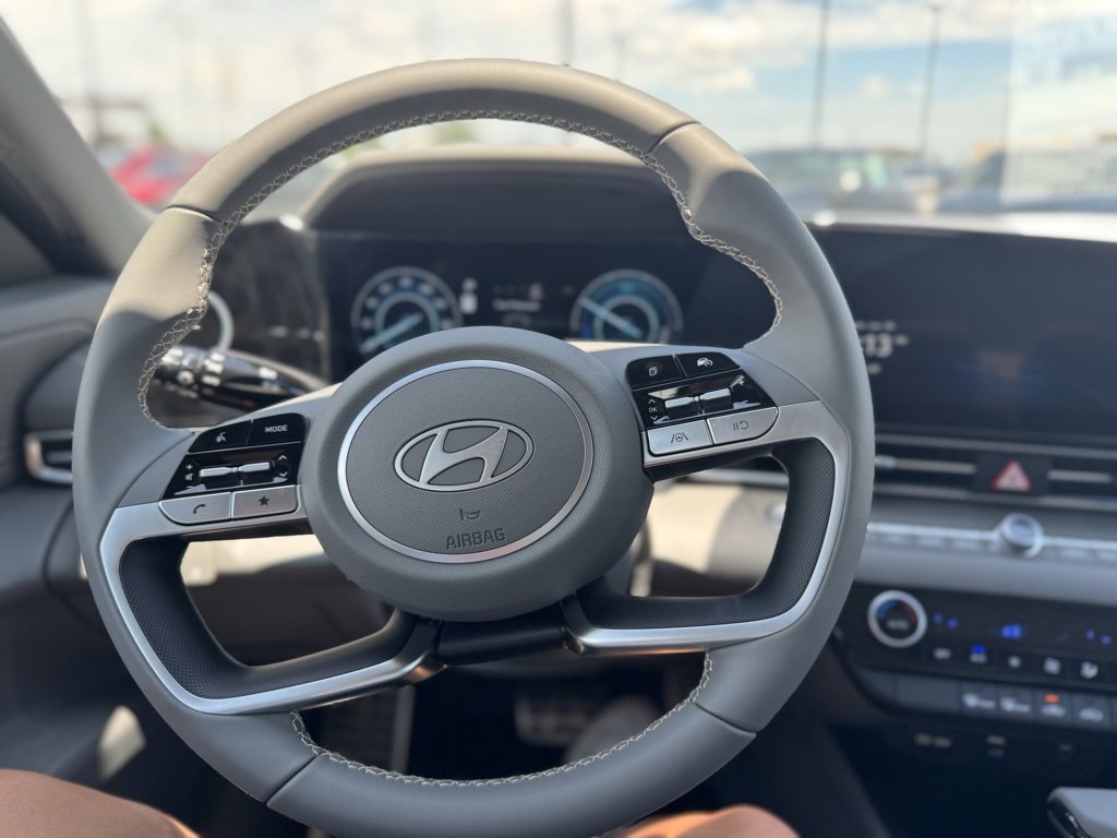 New 2025 Hyundai Elantra SEL image 21