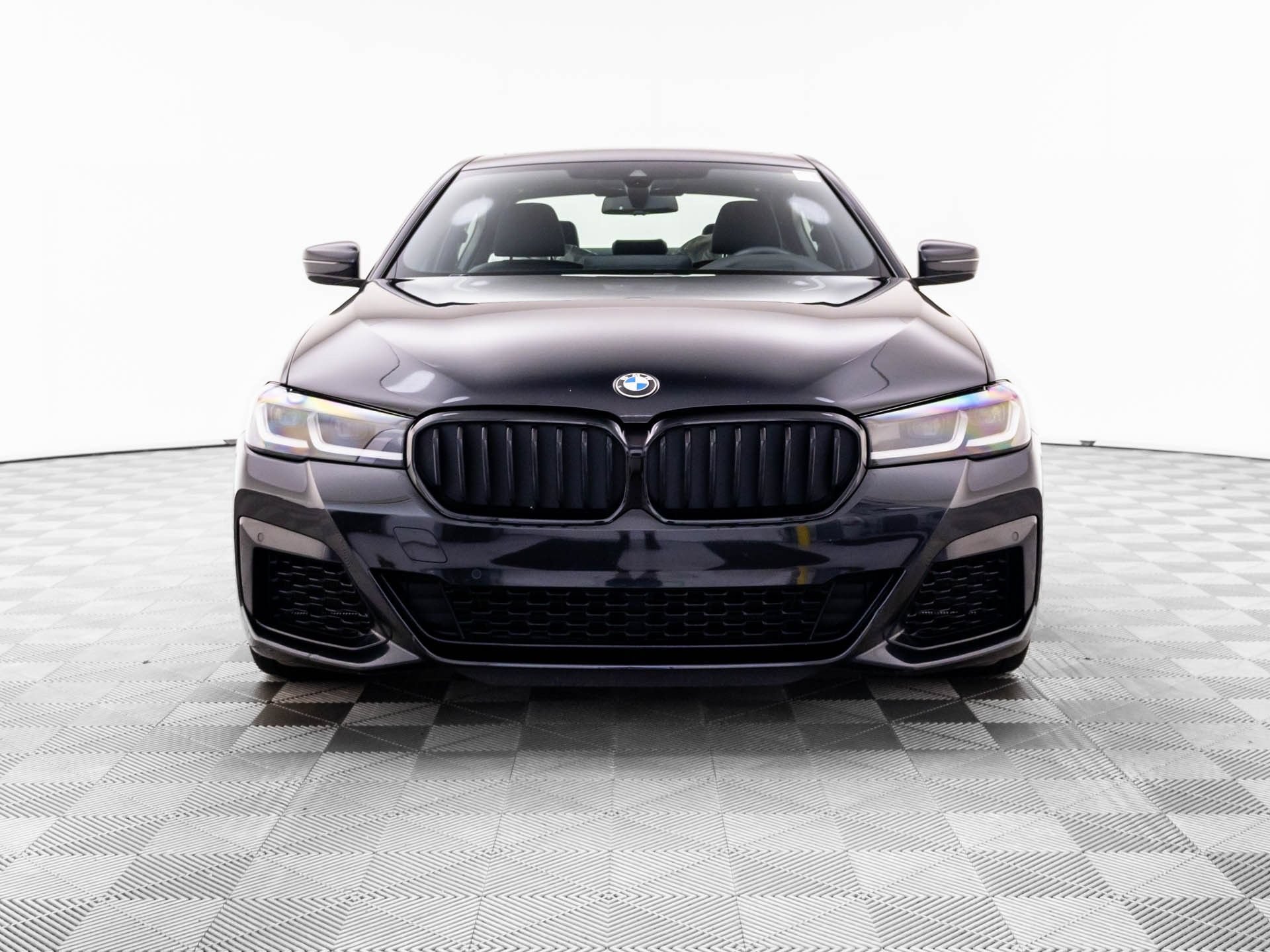 Used 2023 BMW M550i xDrive w/ Shadowloine Package AWD/4WD image 9