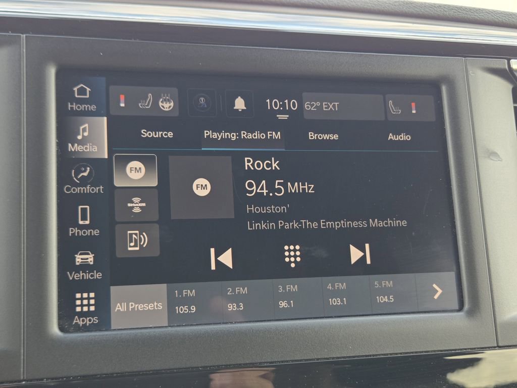 Used 2024 Chrysler Voyager LX FWD image 25