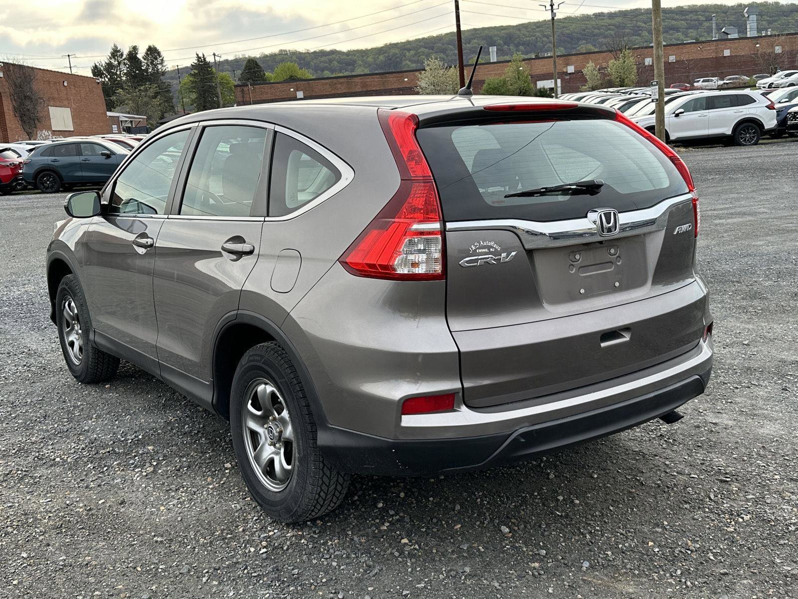 Used 2015 Honda CR-V LX image 6