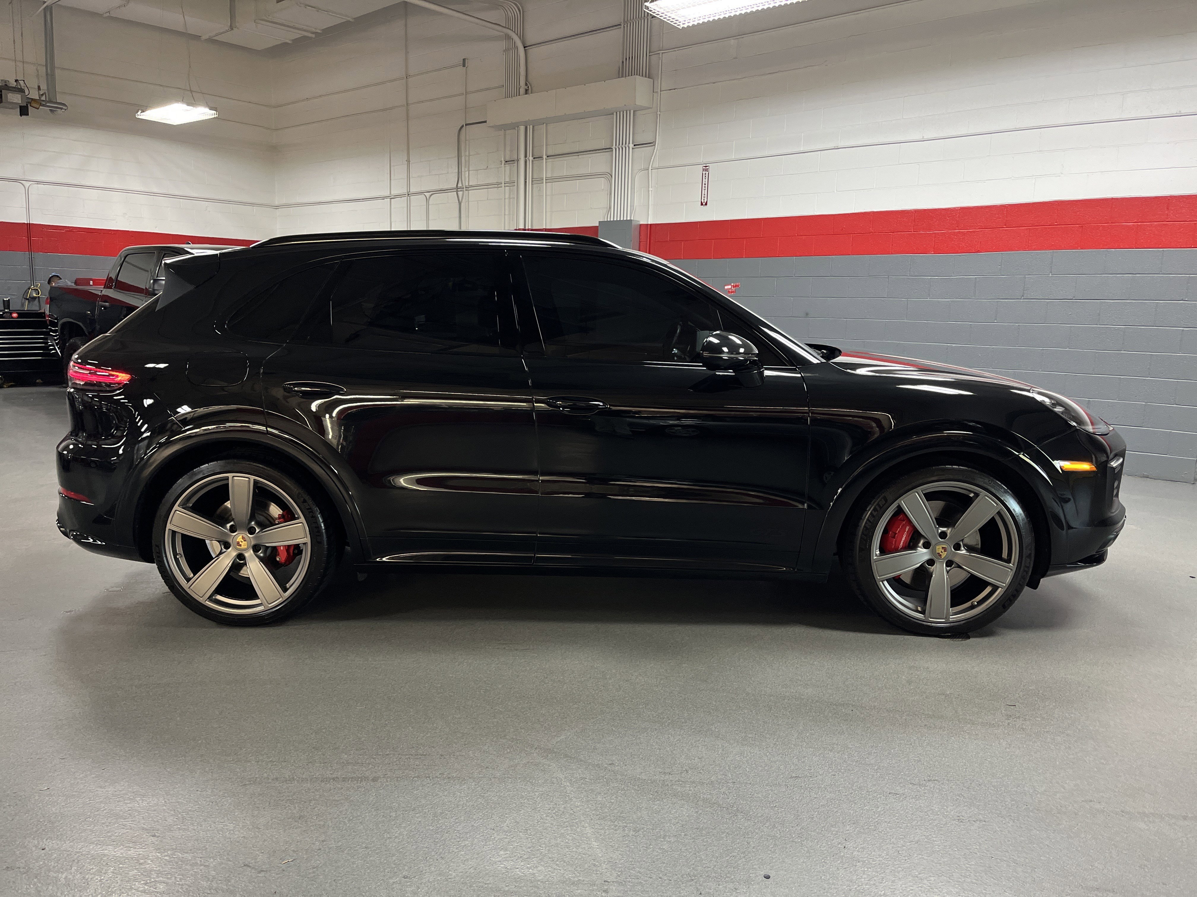 Used 2023 Porsche Cayenne GTS image 11