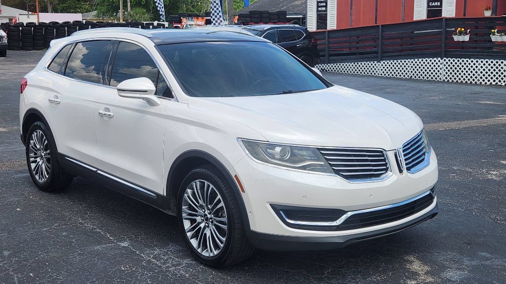 Used 2016 Lincoln MKX Reserve w/ Technology Package FWD image 8