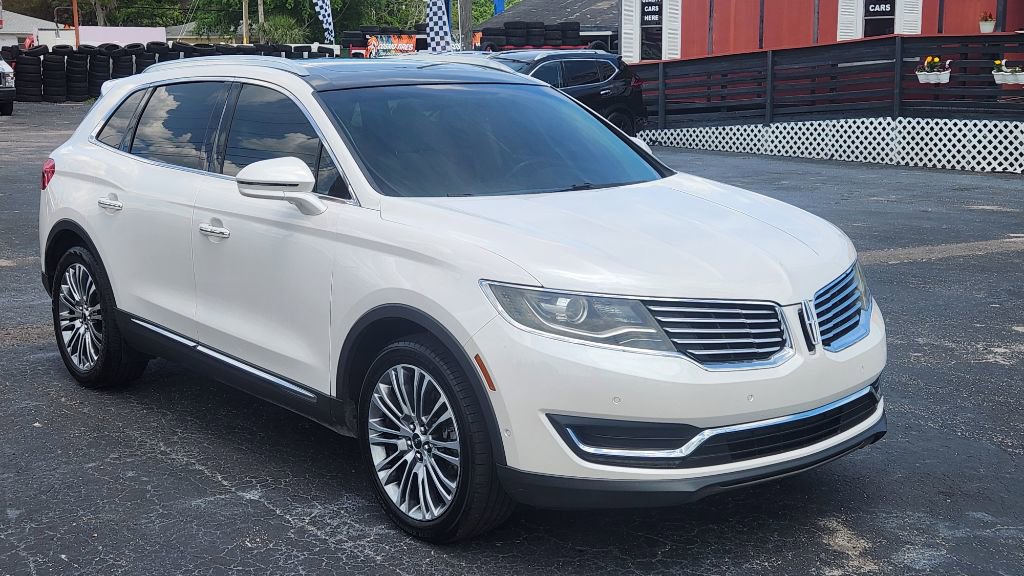 Used 2016 Lincoln MKX Reserve w/ Technology Package FWD image 8
