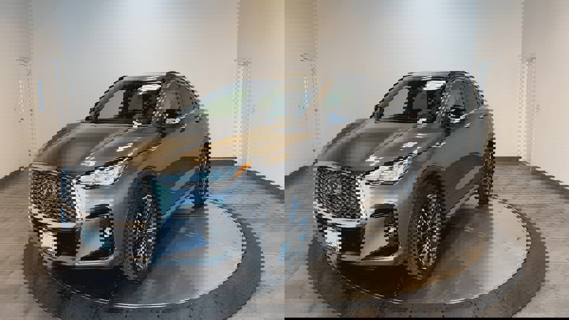 Certified 2025 INFINITI QX55 Luxe w/ Cargo Package image 4